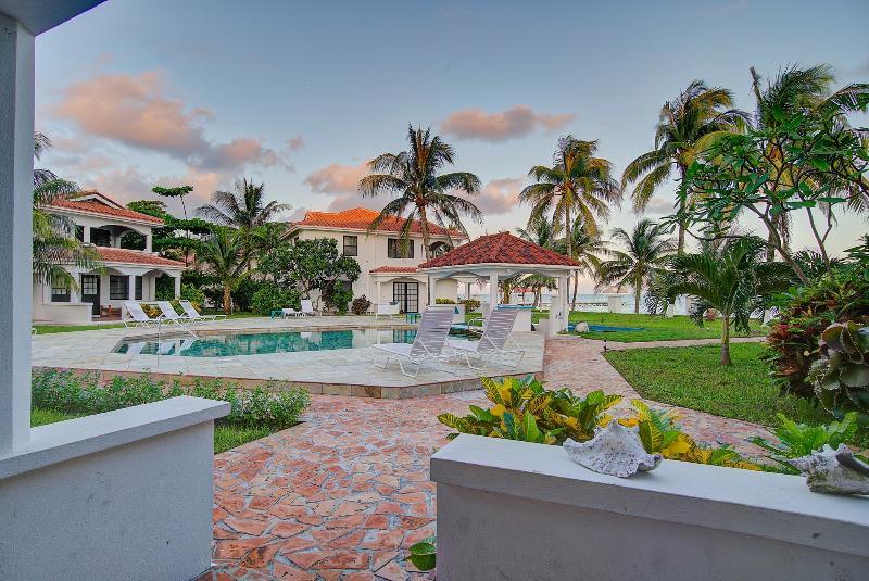 Isla Bonita Yacht Club Hotell San Pedro  Eksteriør bilde