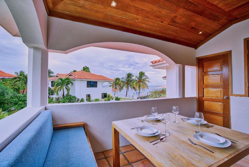 Isla Bonita Yacht Club Hotell San Pedro  Eksteriør bilde