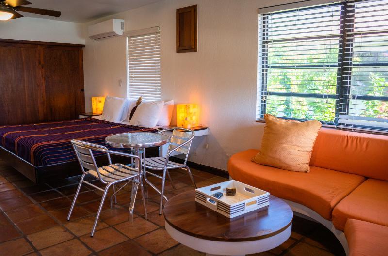 Isla Bonita Yacht Club Hotell San Pedro  Eksteriør bilde